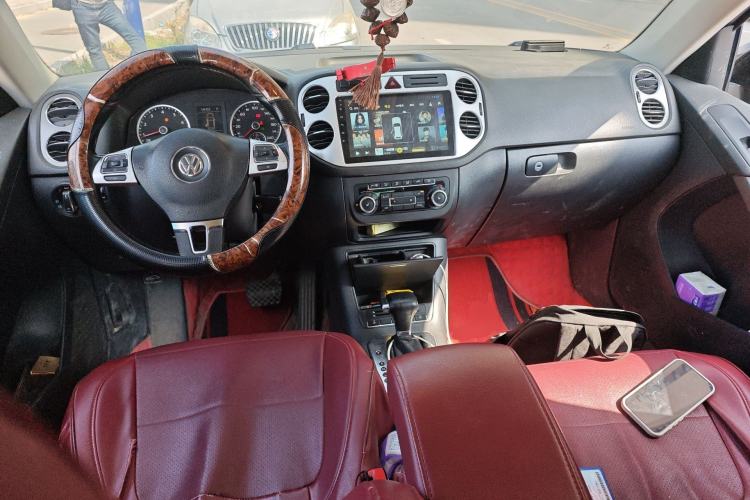 Used Volkswagen Tiguan 2010 2.0 TSI Automatic All-Wheel Drive Flagship Edition Center Console