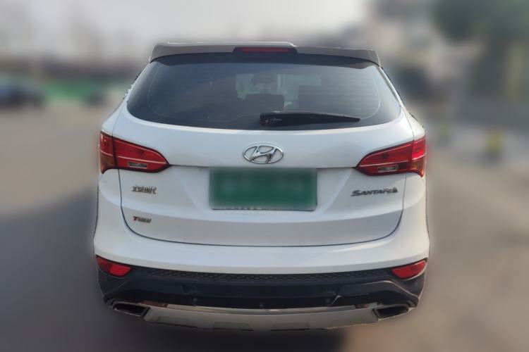 Used Hyundai Santa Fe 2015 2.0T Automatic Two-Wheel Drive Smart Version 5 Seats