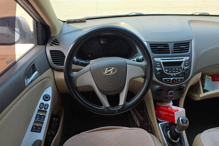Used Hyundai Verna (older generation) 2010 Sedan 1.4L Manual Comfort GS Steering Wheel