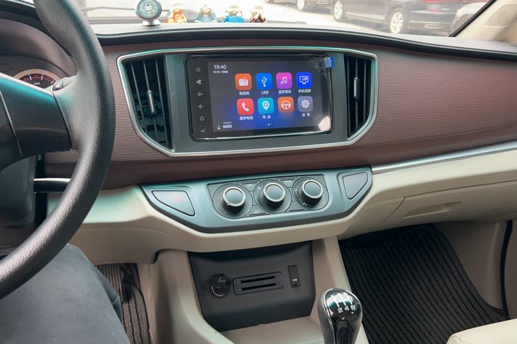 Used FORTHING Lingzhi 2017 M5 1.6L Luxury Model Audio And AC Panel