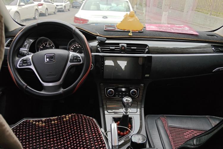 Used Zotye T600 2015 1.5T Manual Luxury Model Center Console