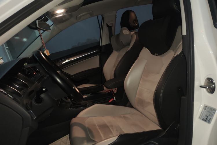 Used Volkswagen Golf 2017 230TSI Automatic Luxury Million-Vehicle Commemorative Edition
