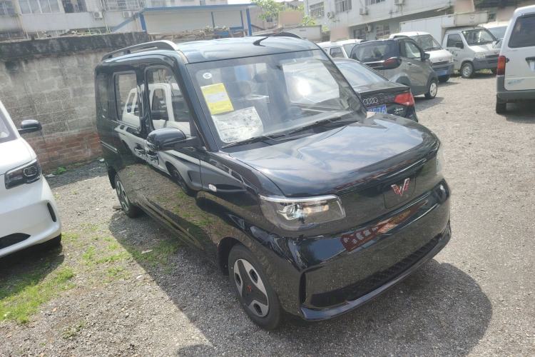 Used Wuling Zhiguang New Energy 2025 Model 305km Ambitious Edition Front Right 45 Deg