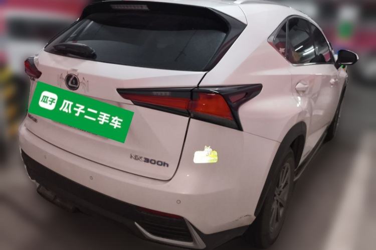 Used Lexus NX 2018 300h Front-Wheel-Drive FENGSHANG Version China V Emission Standard
