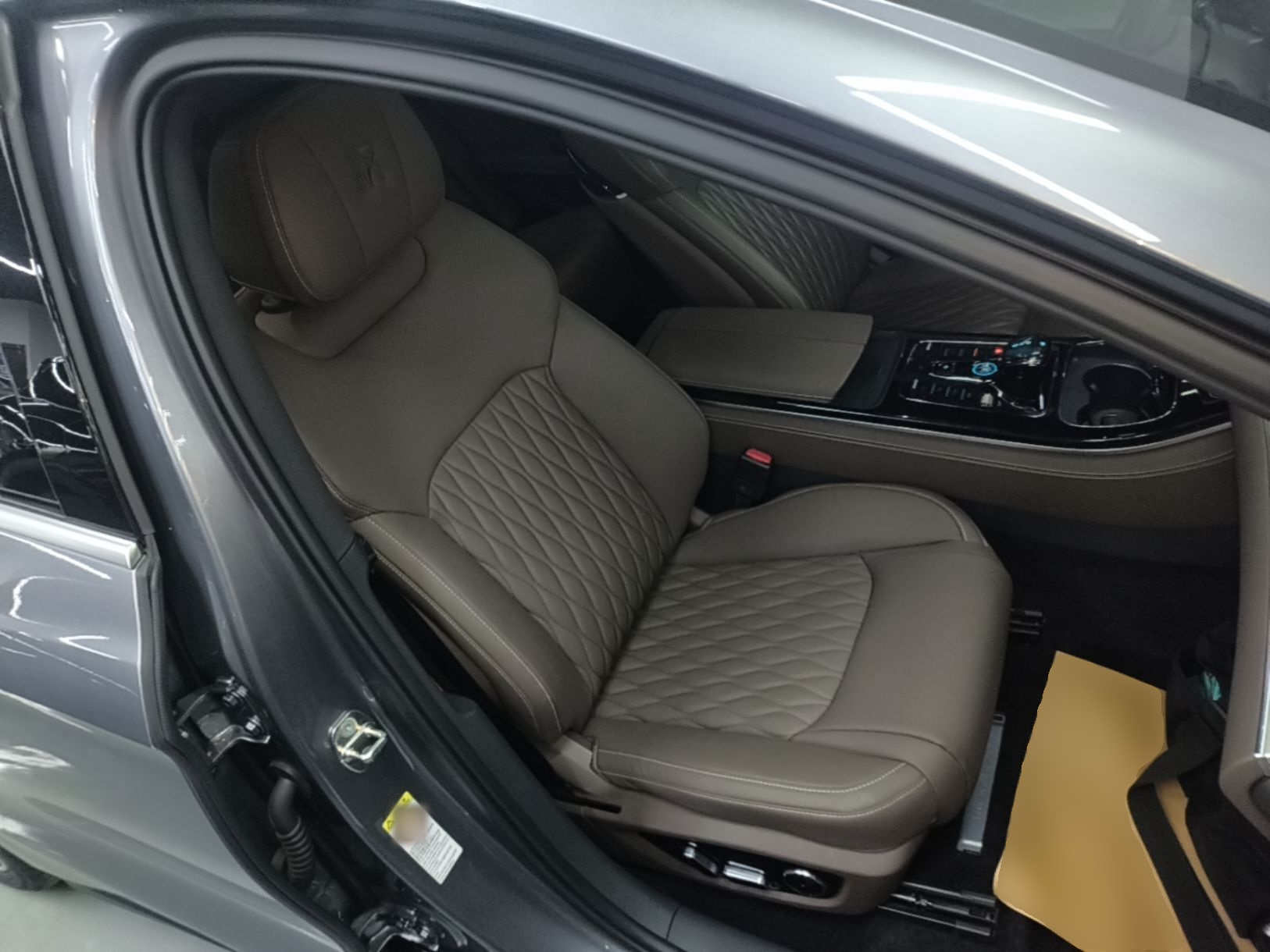 BYD Han 2024 DM-i Glory Edition 121KM Prestige Model - Executive — снимка 19