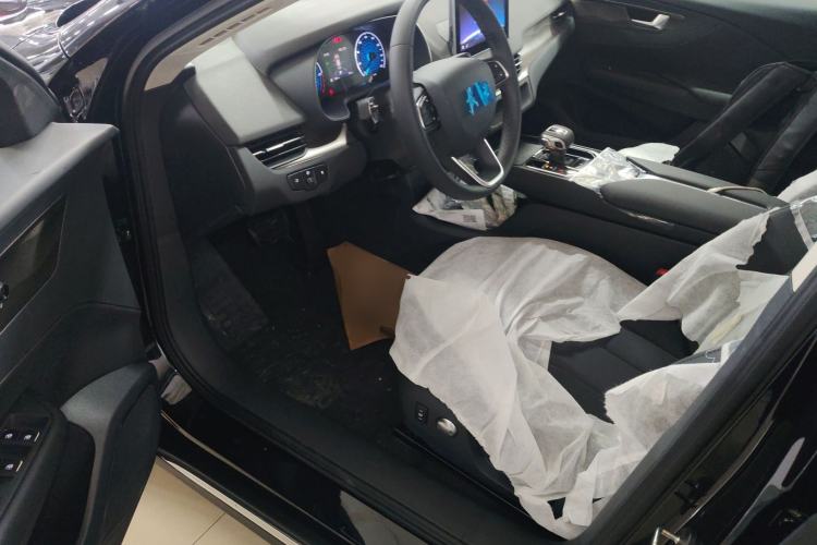 Used Hongqi E-QM5 2023 Revised Version Basic Travel Edition Driver Seat