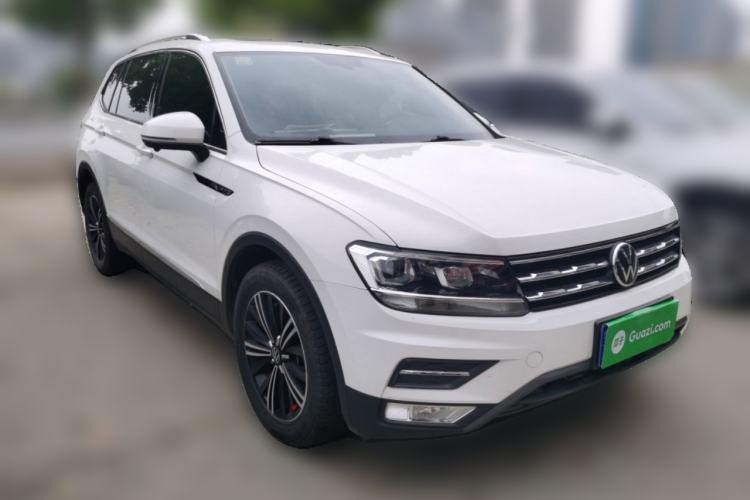 Used Volkswagen Tiguan L 2021 330TSI Automatic Two-Wheel Drive Smart Edition Front Right 45 Deg