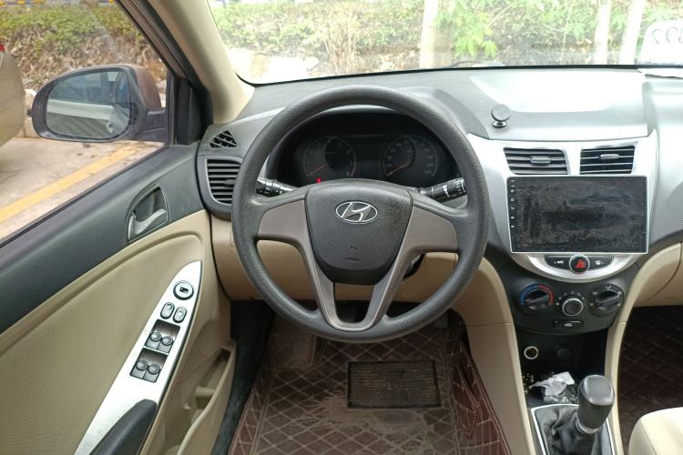 Used Hyundai Verna (older generation) 2016 1.4L Manual Smart GLS Trim