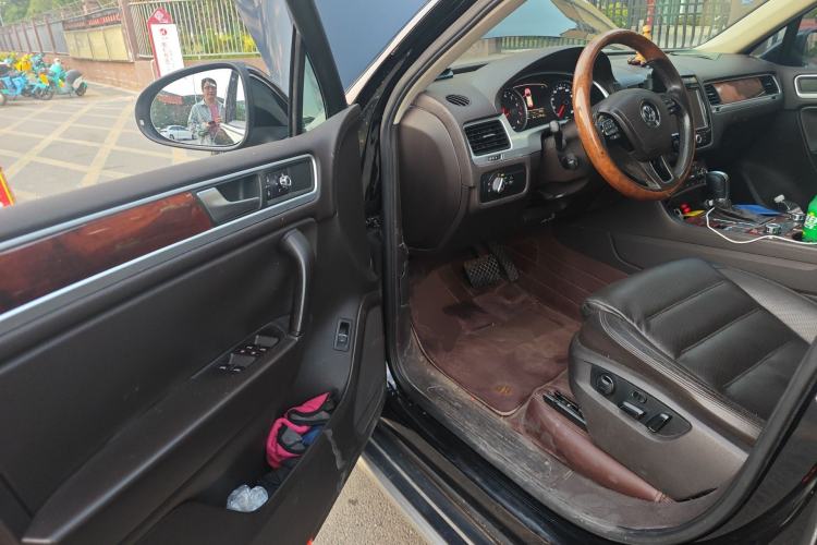 Used Volkswagen Touareg 2011 3.0 TSI Comfort Version
