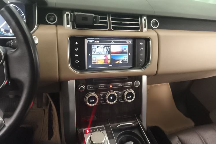 Used Land Rover Range 2016 3.0 SC V6 Vogue Extended Version Audio And AC Panel