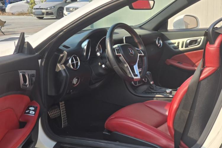 Used Mercedes-Benz SLK-Class 2011 SLK 200 Fashion Model
