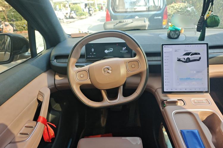 Used Nio EC6 2024 75 kWh
