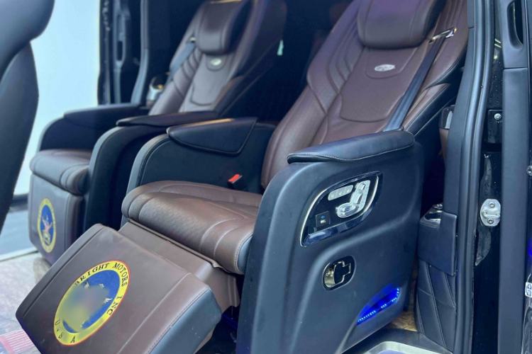 Used Mercedes-Benz V-Class 
