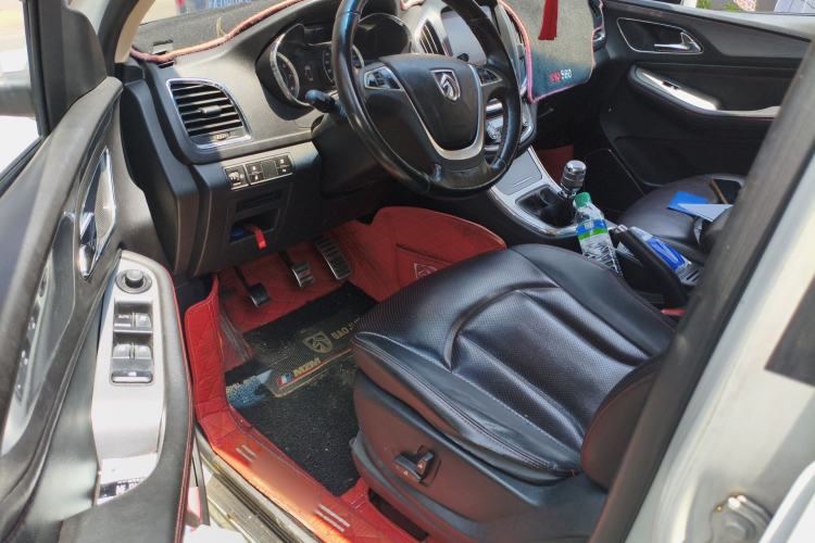 Used Baojun 560 2015 1.8L manual luxury version