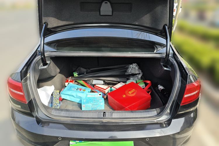 Used Volkswagen Magotan 2017 280TSI DSG Comfort Model Trunk