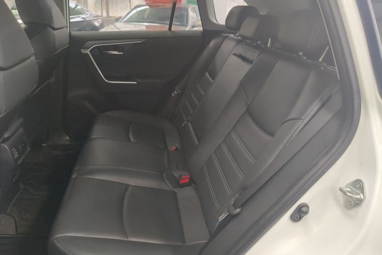 Used Toyota RAV4 2022 2.0L CVT Two-Wheel Drive Fashion Plus Edition Left Rear Seat