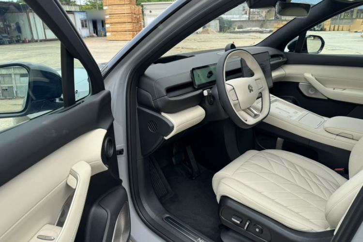 Used Nio ES6 2025 75 kWh Interior 6