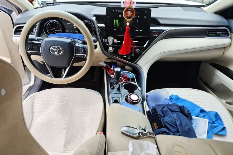 Used Toyota Camry 2021 2.0G Luxury Edition Center Console