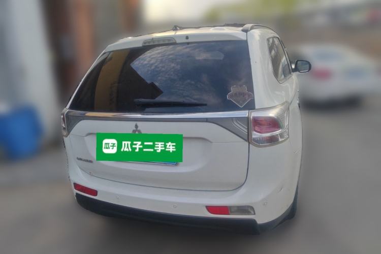 Used Mitsubishi Outlander 2013 2.4L 4x4 Luxury Navigation Edition 5 Seats
