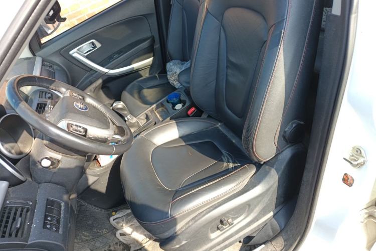 Used Bestune X80 2013 2.0L manual luxury version