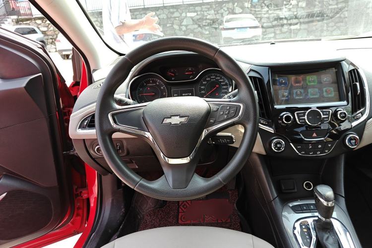 Used Chevrolet Cruze 2015 1.5L Automatic Luxury Edition Steering Wheel