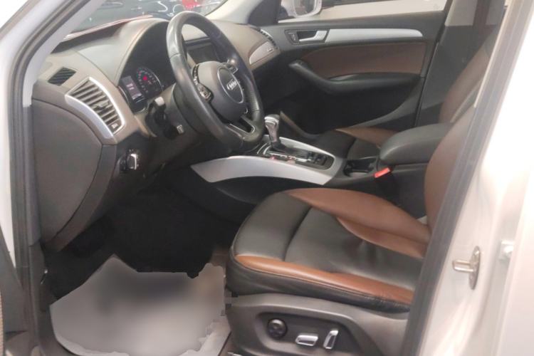 Used Audi Q5 2018 Collector's Edition 40 TFSI Technology Model
