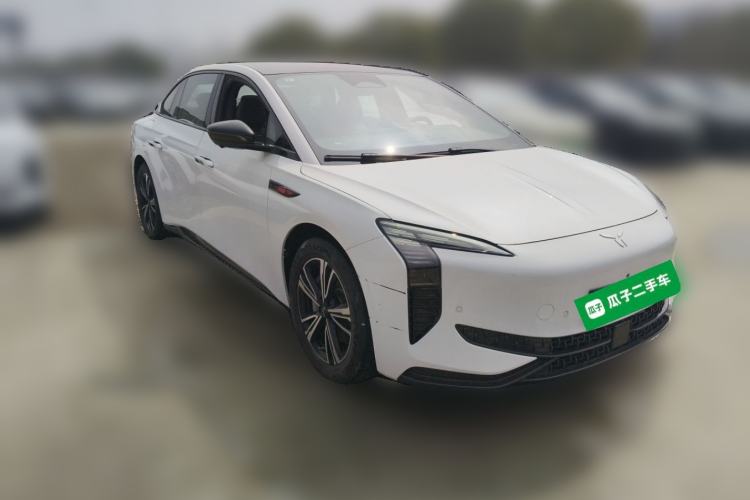 Used Hongqi EH7 2024 690 Pro Front Right 45 Deg