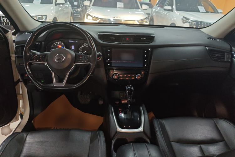 Used Nissan X-Trail 2019 2.0L CVT Smart Connect Comfort Edition 2WD Center Console