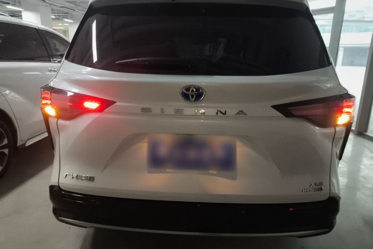 Used Toyota SIENNA 2023 2.5L Hybrid Luxury Edition Rear