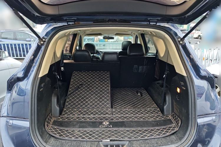 Used Dongfeng Fengon 580 2016 Revised Version 1.5T CVT Luxury Edition Trunk