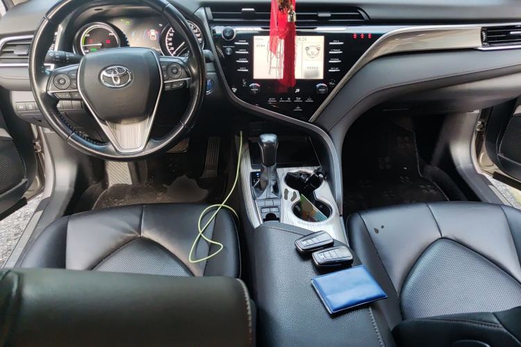 Used Toyota Camry 2018 Dual-Engine 2.5 HG Luxury Edition Center Console