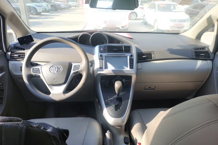 Used Toyota Verso 2014 Starlight 180E CVT Elite Edition