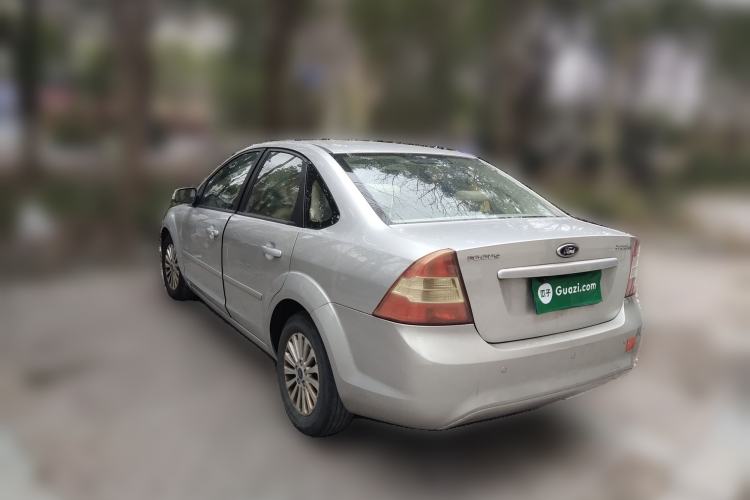 Used Ford Focus 2013 Sedan Classic 1.8L Manual Fashion Edition