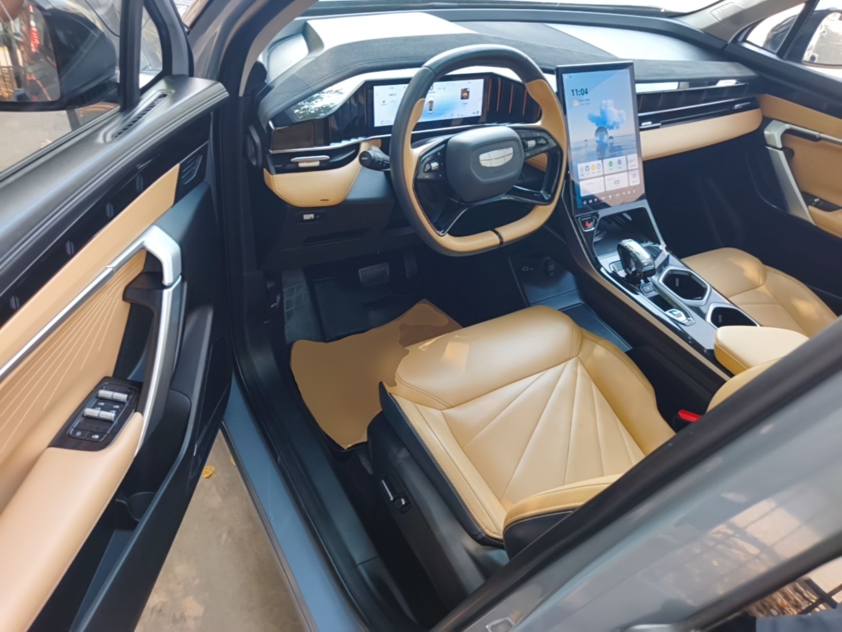 Geely Auto FX11 2023 1.5TD DCT Luxury Version — снимка 18