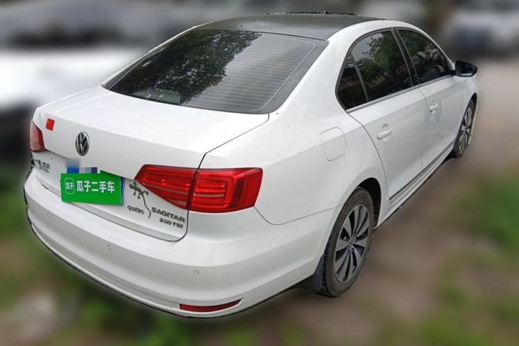 Used Volkswagen Sagitar 2017 230TSI Automatic Comfort Version
