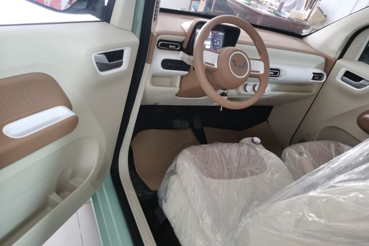 Used Wuling Hongguang MINIEV 2024 3rd Generation 215km Youth Edition
