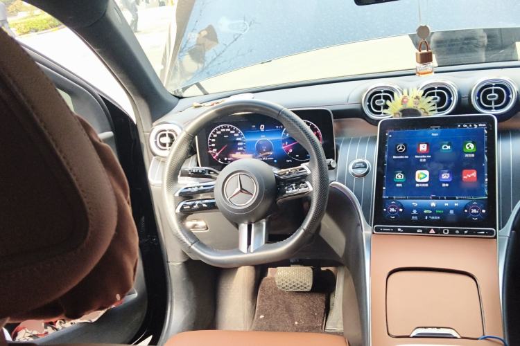 Used Mercedes-Benz GLC 2023 Facelift GLC 260 L 4MATIC Luxury Version 5 Seats Steering Wheel