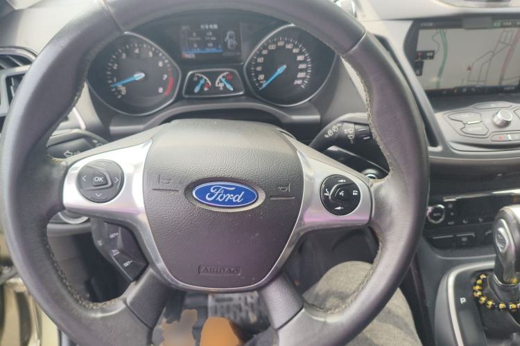 Used Ford Kuga 2015 2.0L GTDi Four-Wheel-Drive Sport Model Steering Wheel