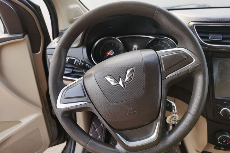 Used Wuling Hongguang 2015 1.5L S1 Comfort China V Standard
