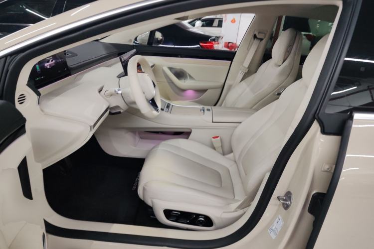 Used Hima Luxeed S7 2025 855 km Max