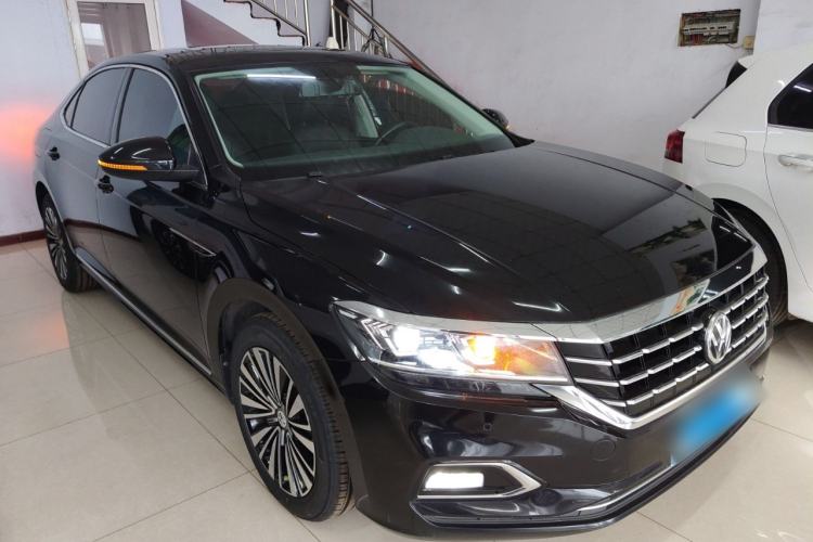 Used Volkswagen Passat 2020 330TSI Elite Edition China VI Front Right 45 Deg