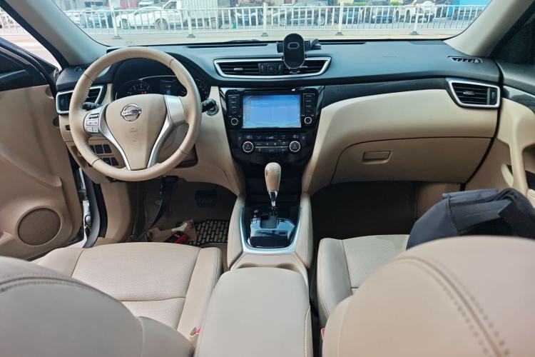 Used Nissan X-Trail 2014 2.5L CVT Leading Edition 4WD
