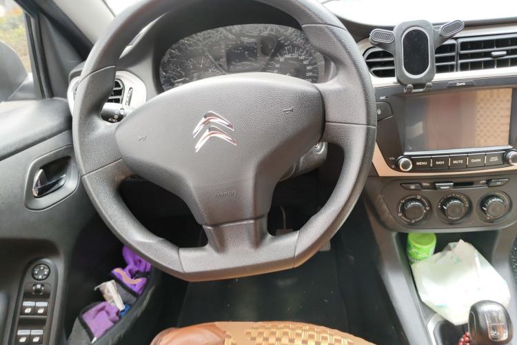 Used Citroen Elysee 2015 Zhishang Edition 1.6L Manual Fashion Model