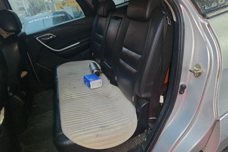 Used JMC Yusheng S350 2013 2.4T Automatic 2WD Diesel Luxury 7-Seater Left Rear Seat