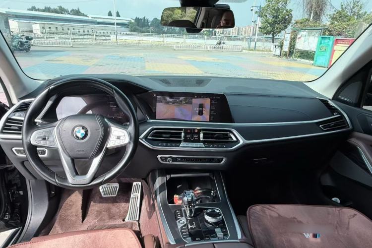 Used BMW X7 2020 xDrive40i Luxury Package with Leading Features