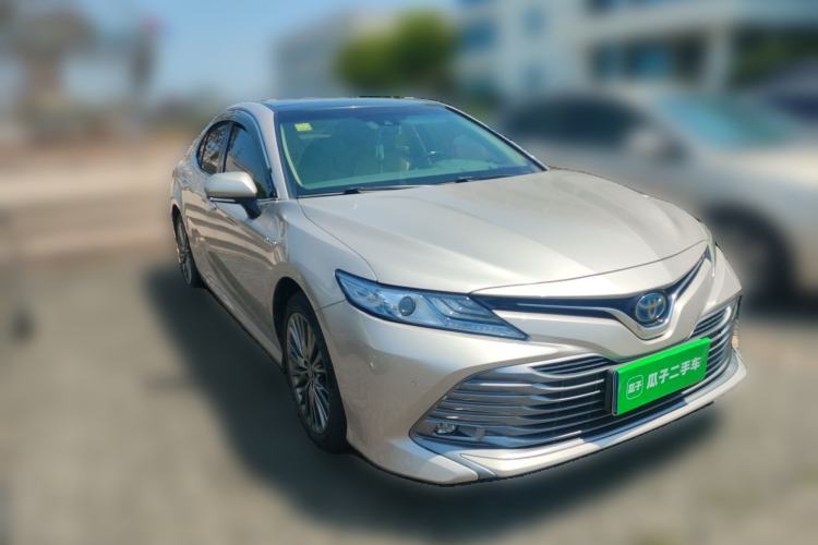 Used Toyota Camry 2018 Dual-Engine 2.5 HG Luxury Edition Front Right 45 Deg