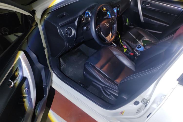 Used Toyota Corolla 2017 Revised Dual-Engine 1.8L E-CVT Elite Edition Driver Seat