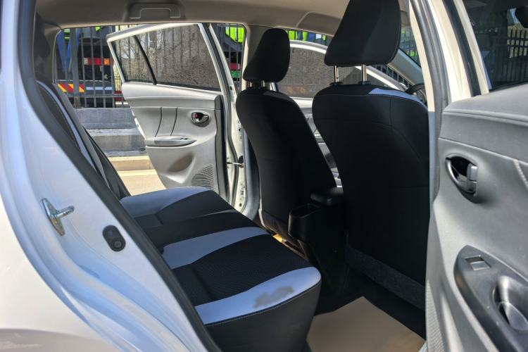 Used Toyota YARiS L Zhi Xuan 2022 1.5L CVT Leading PLUS Edition Interior 4