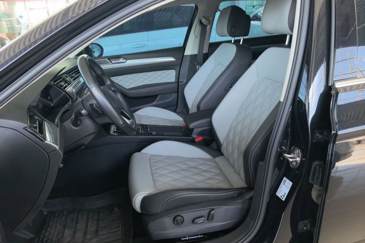 Used Volkswagen Magotan 2023 2 Million Units Limited Edition 330TSI DSG Leading Version