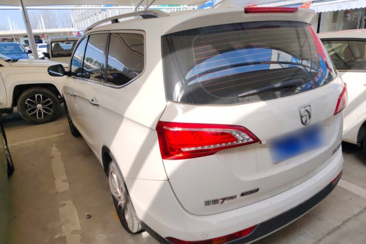 Used Baojun 730 2017 1.8L iAMT Luxury Version 7-Seater
